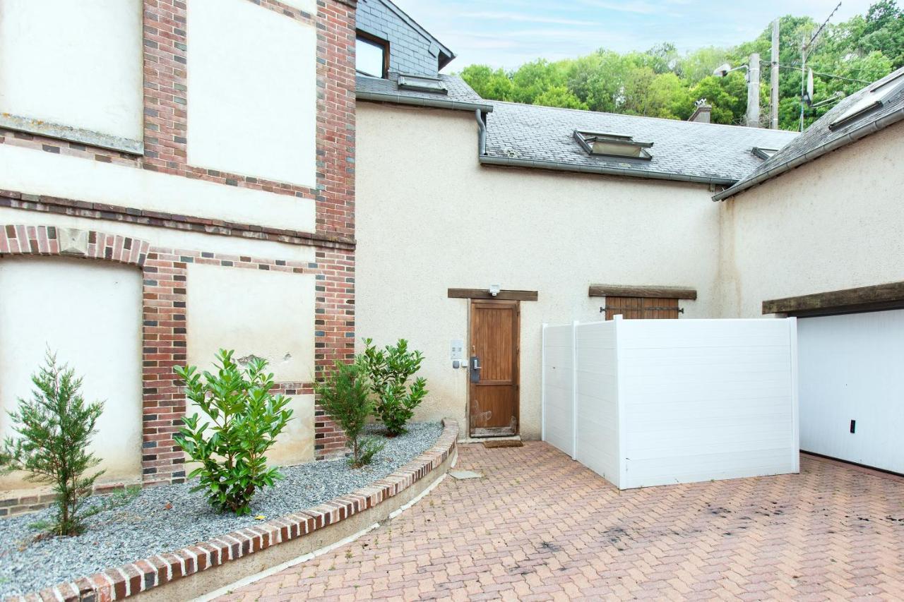 La Petite Terrasse - Appartement Spacieux Брион Екстериор снимка